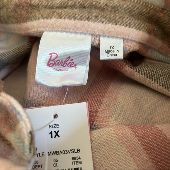 Women's Barbie Logo Button Down Pink/Blue/Brown Flannel Shacket Size 1X - Picture 6 of 6